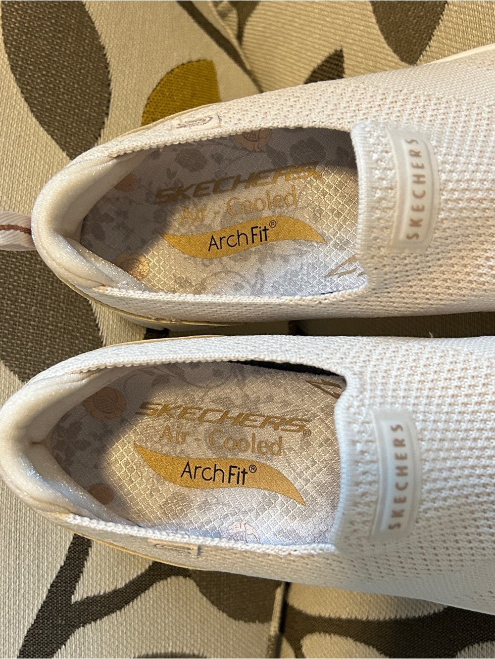 Skechers Women's Size 8 Slip-On Knit Sneakers in Light Beige. Never worn. - Picture 6 of 7